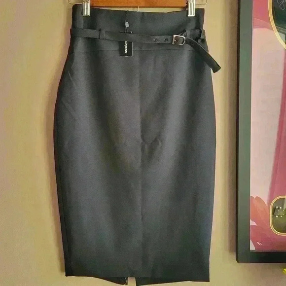 Brand New EXPRESS Women's Pencil Belt Skirt Black Size 0 Stetch High Rise - Picture 1 of 9